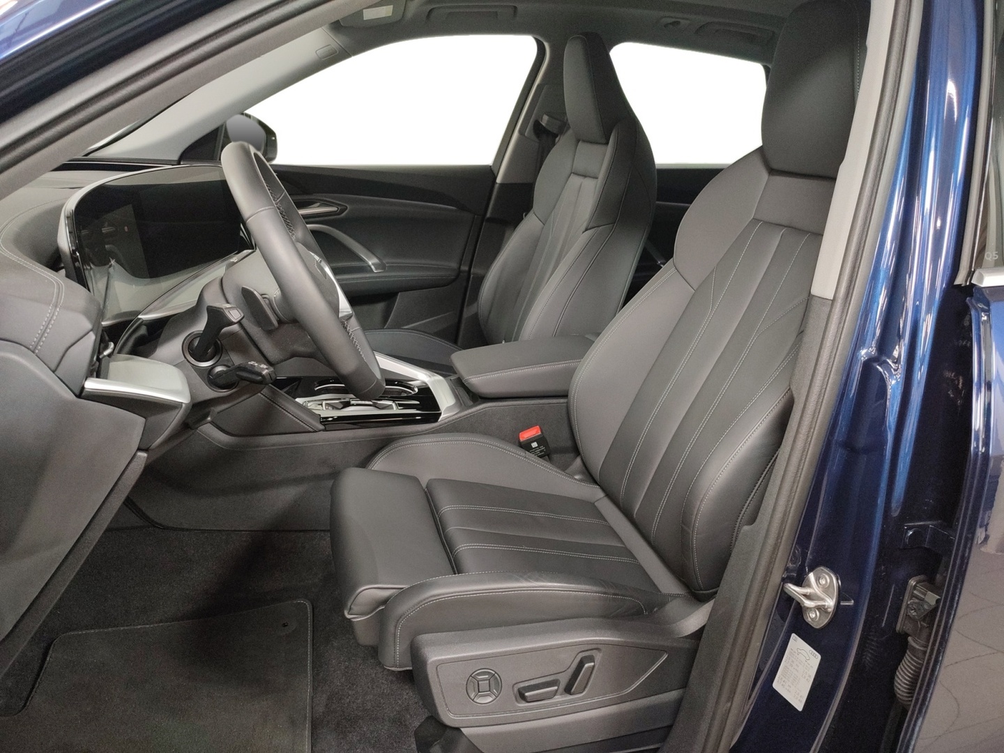 AUDI Q5 2025