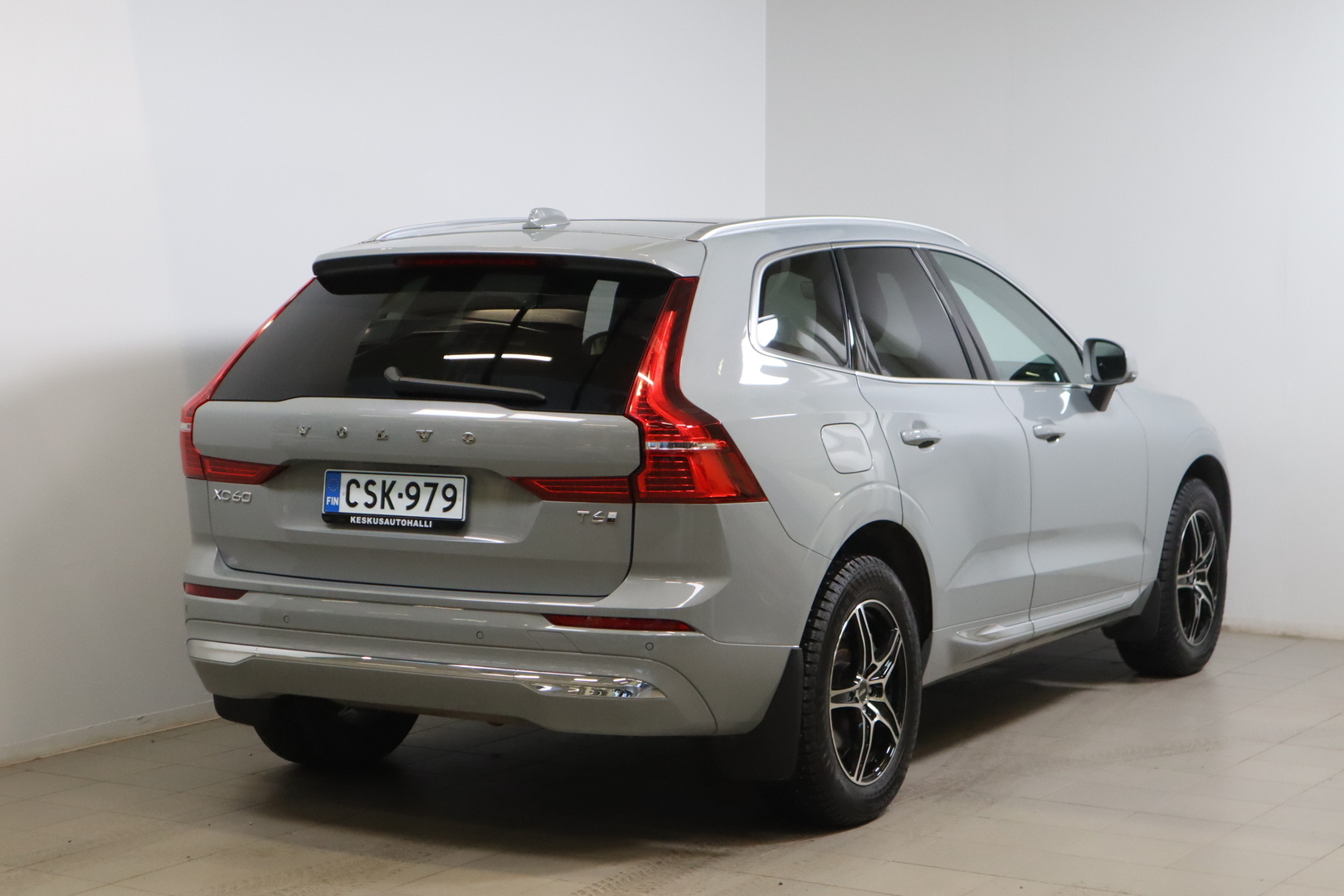 VOLVO XC60 2024