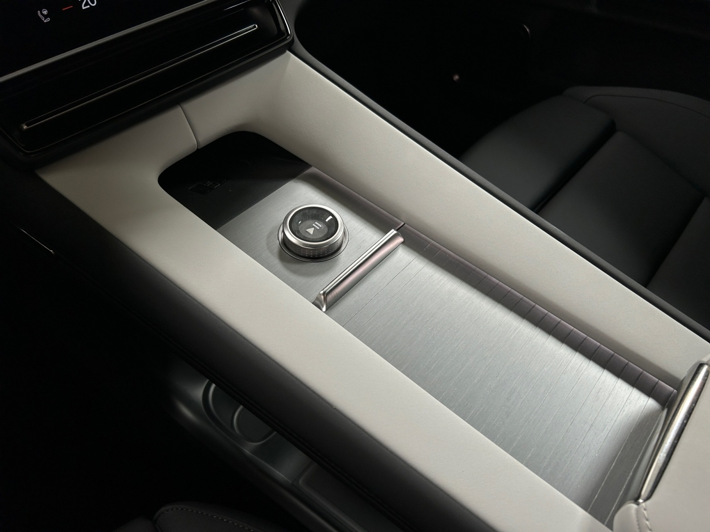 POLESTAR 4 2026