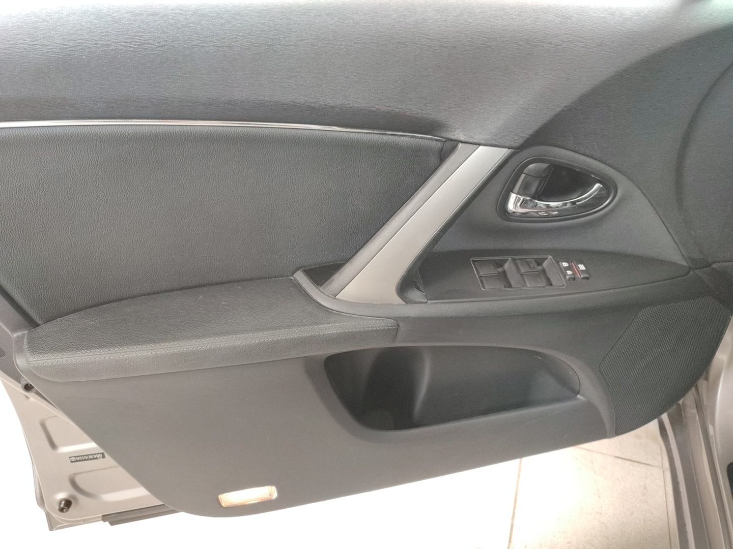 TOYOTA Avensis 2015