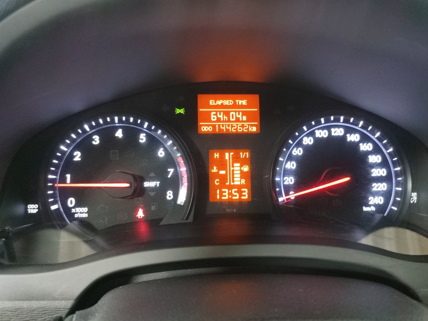 TOYOTA Avensis 2015