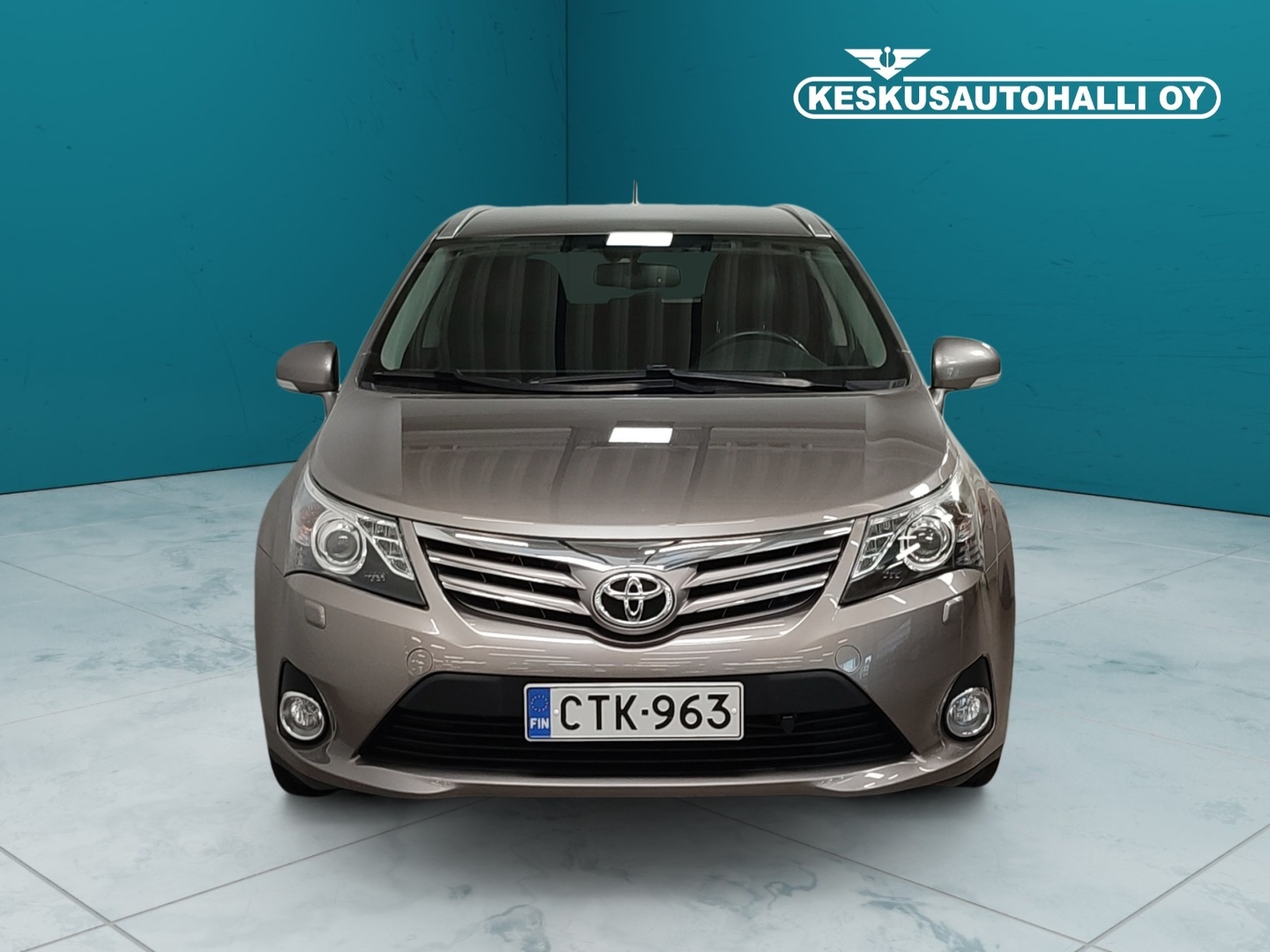 TOYOTA Avensis 2015