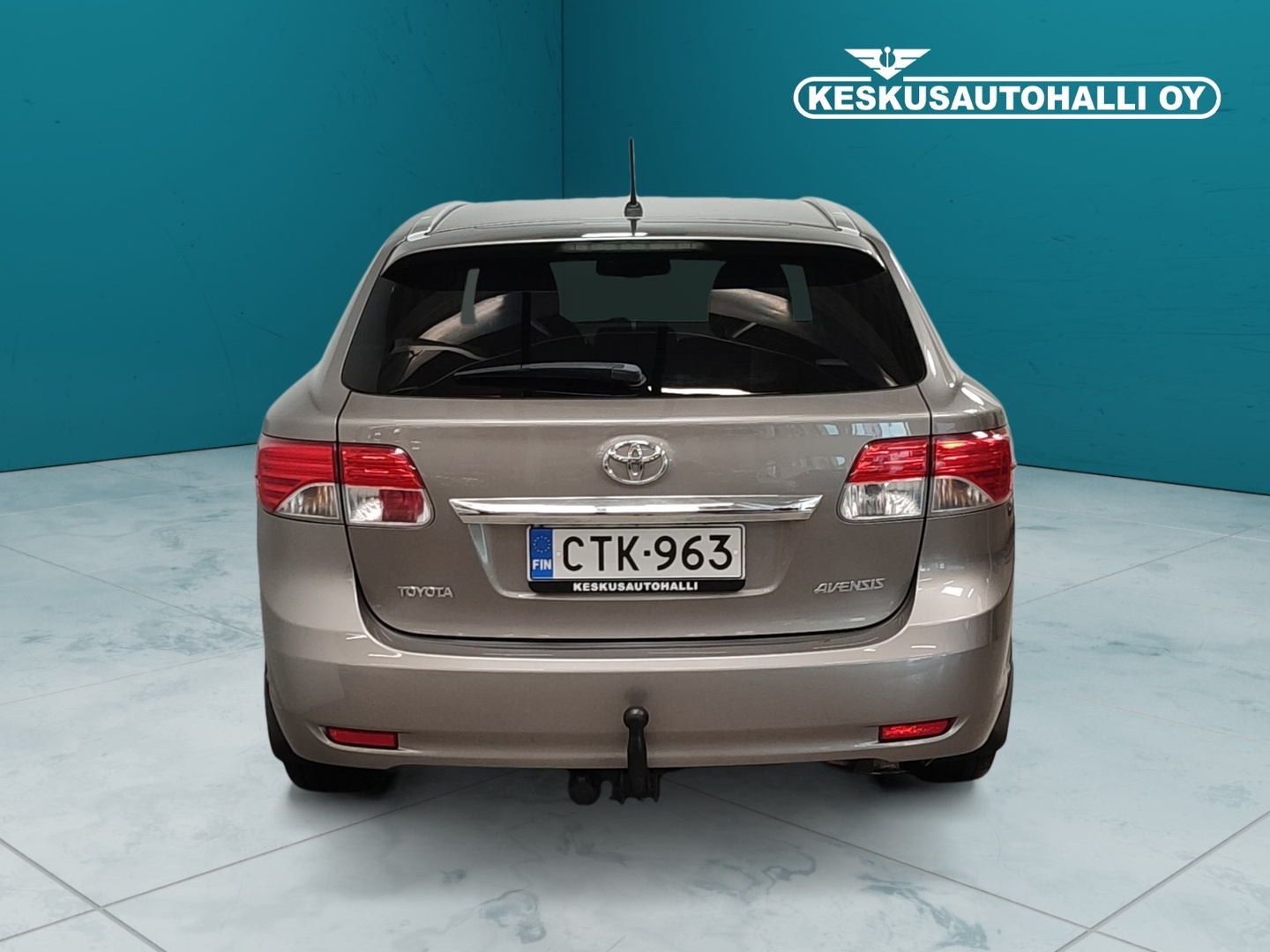 TOYOTA Avensis 2015