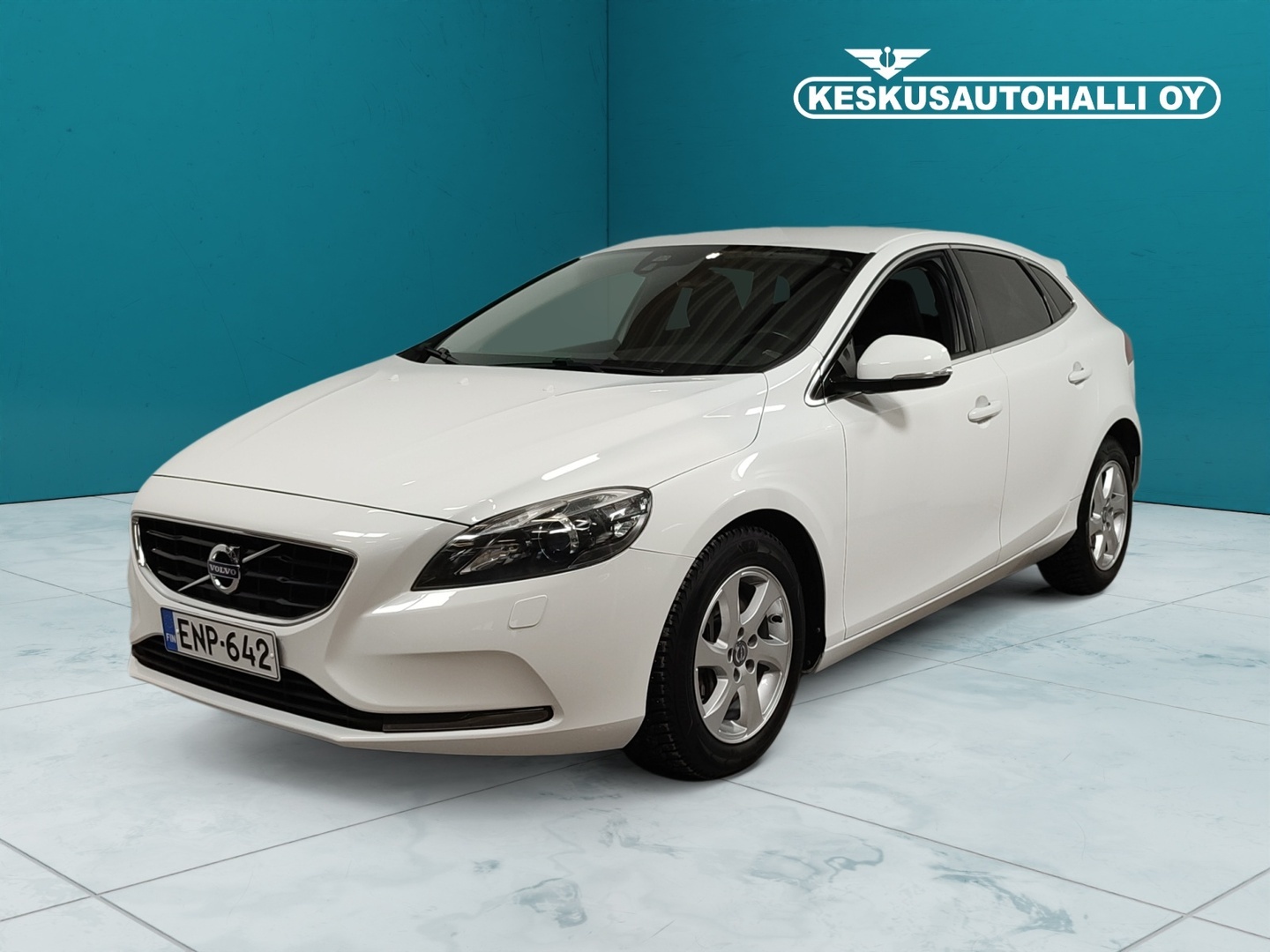 VOLVO V40 2015
