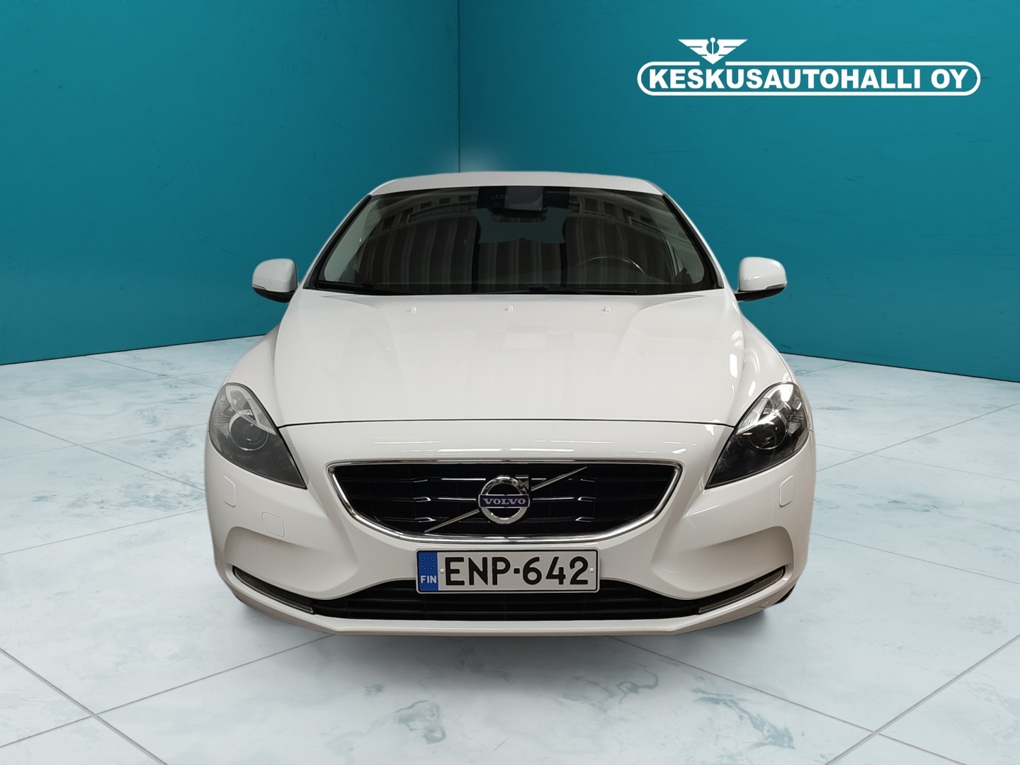 VOLVO V40 2015
