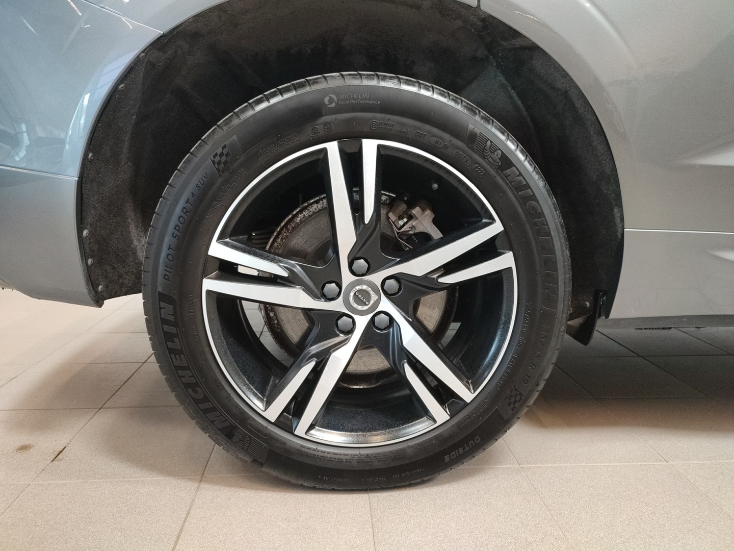 VOLVO XC60 2019