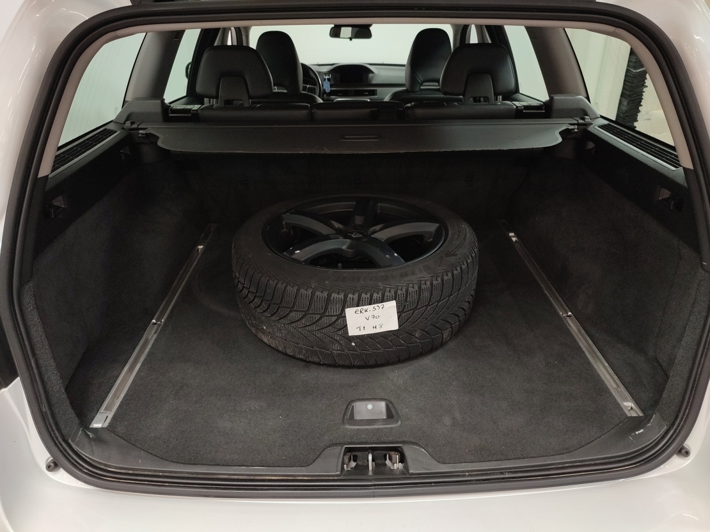 VOLVO V70 2016