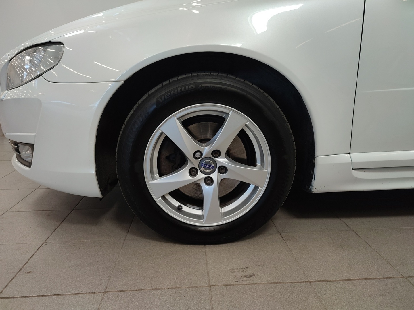 VOLVO V70 2016