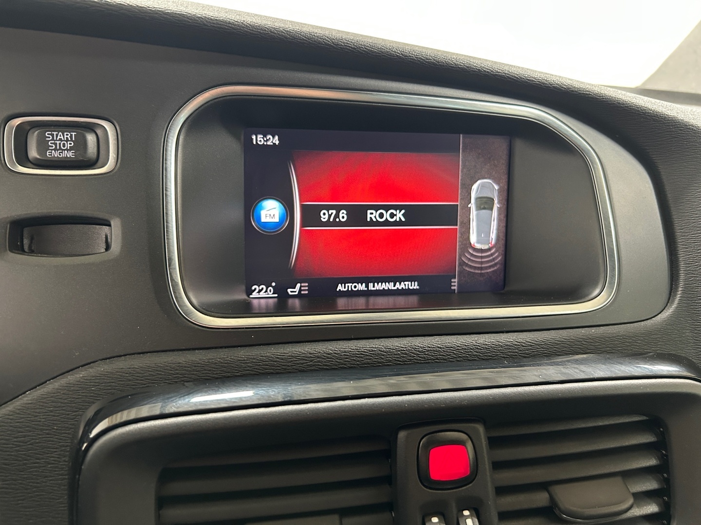VOLVO V40 2019