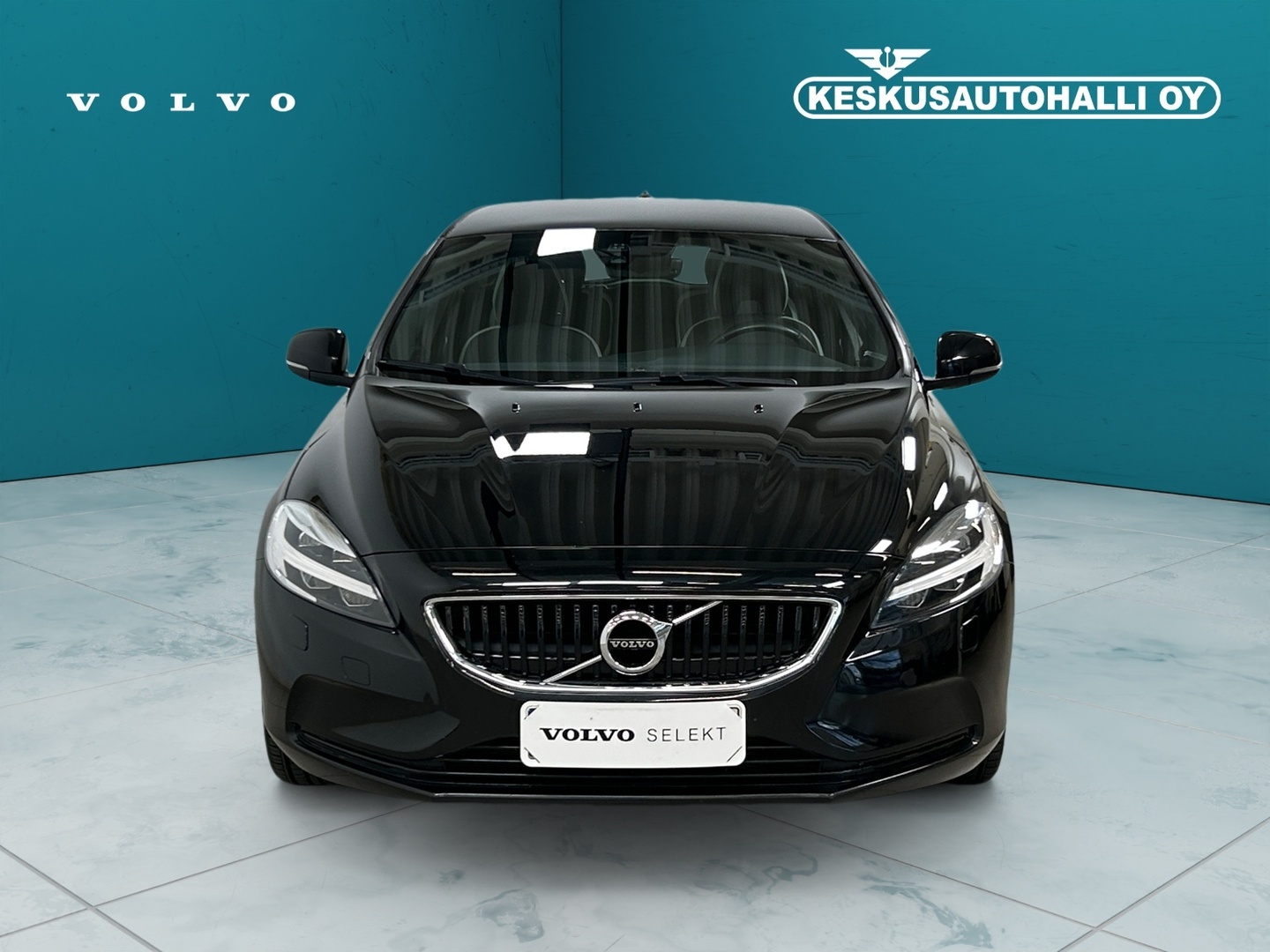 VOLVO V40 2019