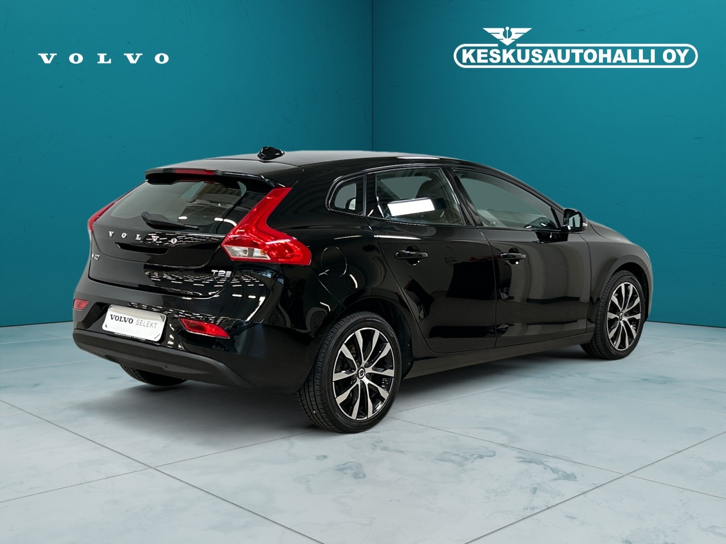 VOLVO V40 2019
