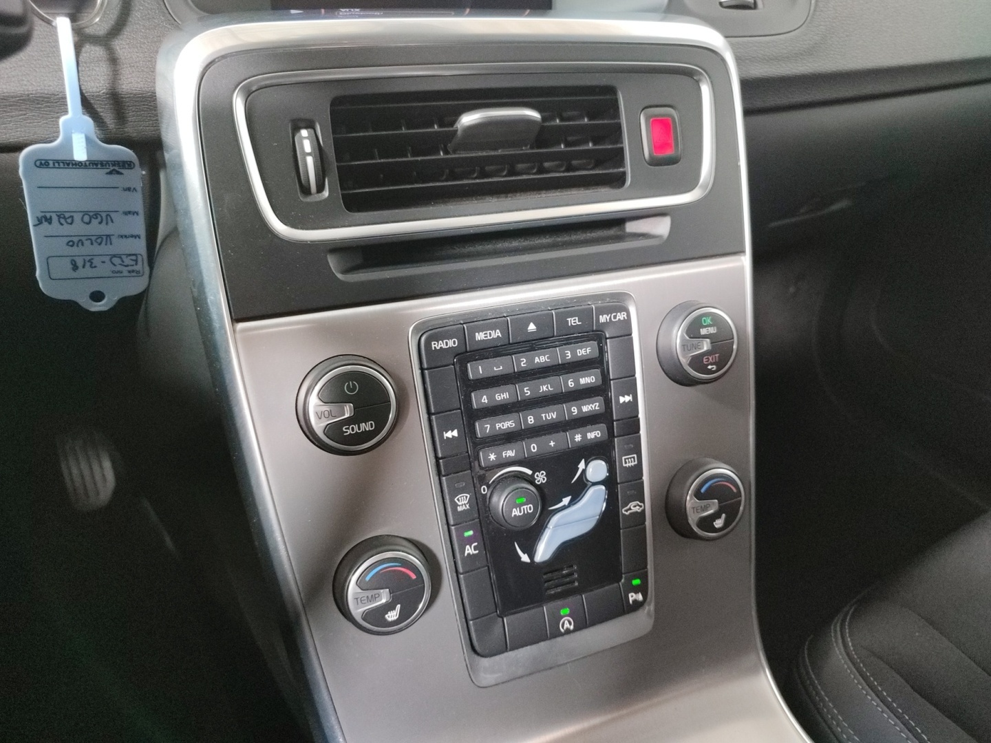 VOLVO V60 2014