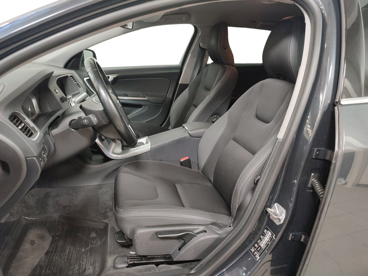 VOLVO V60 2014