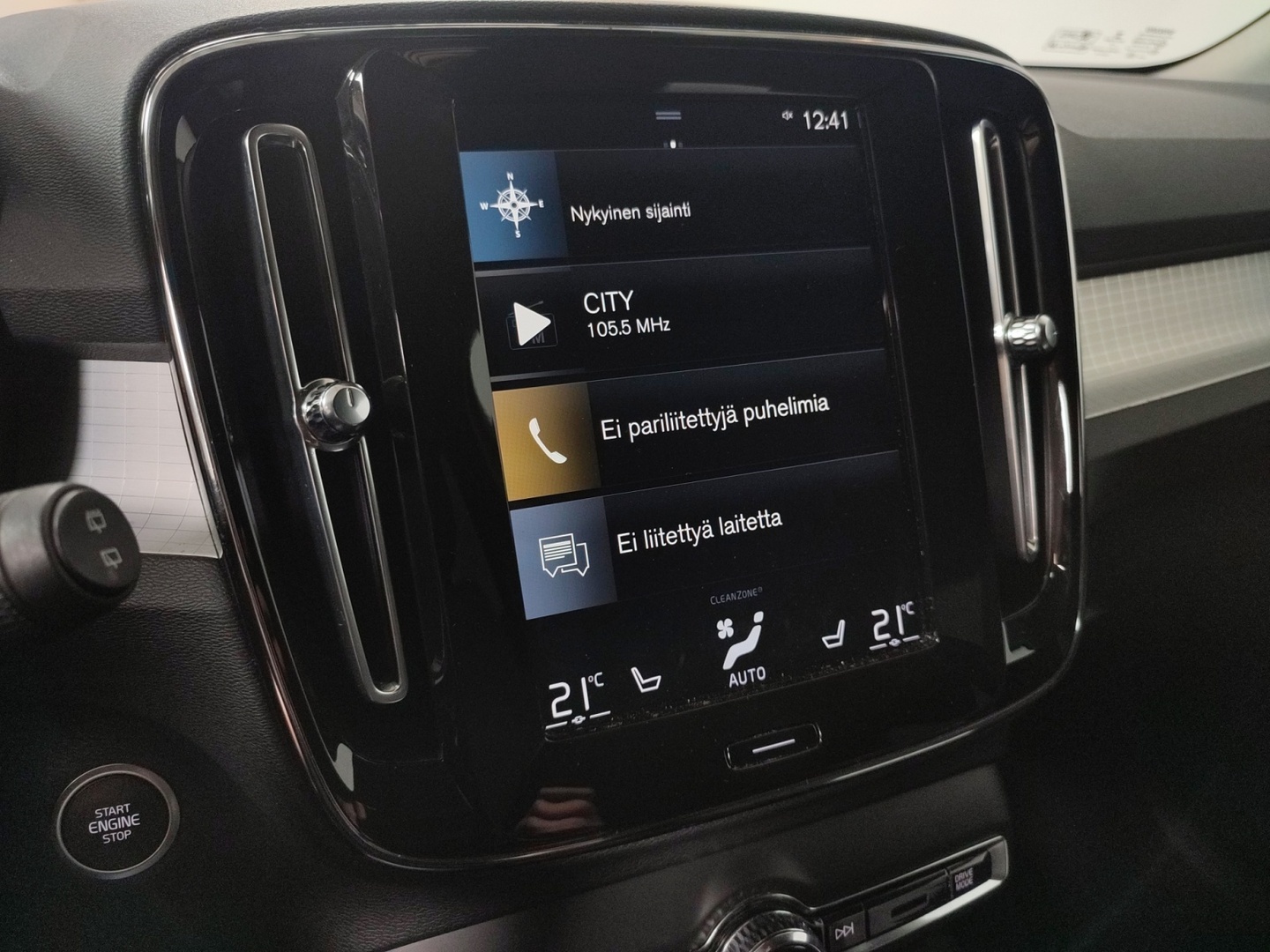 VOLVO XC40 2021
