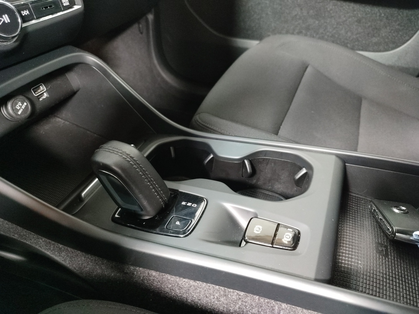 VOLVO XC40 2021