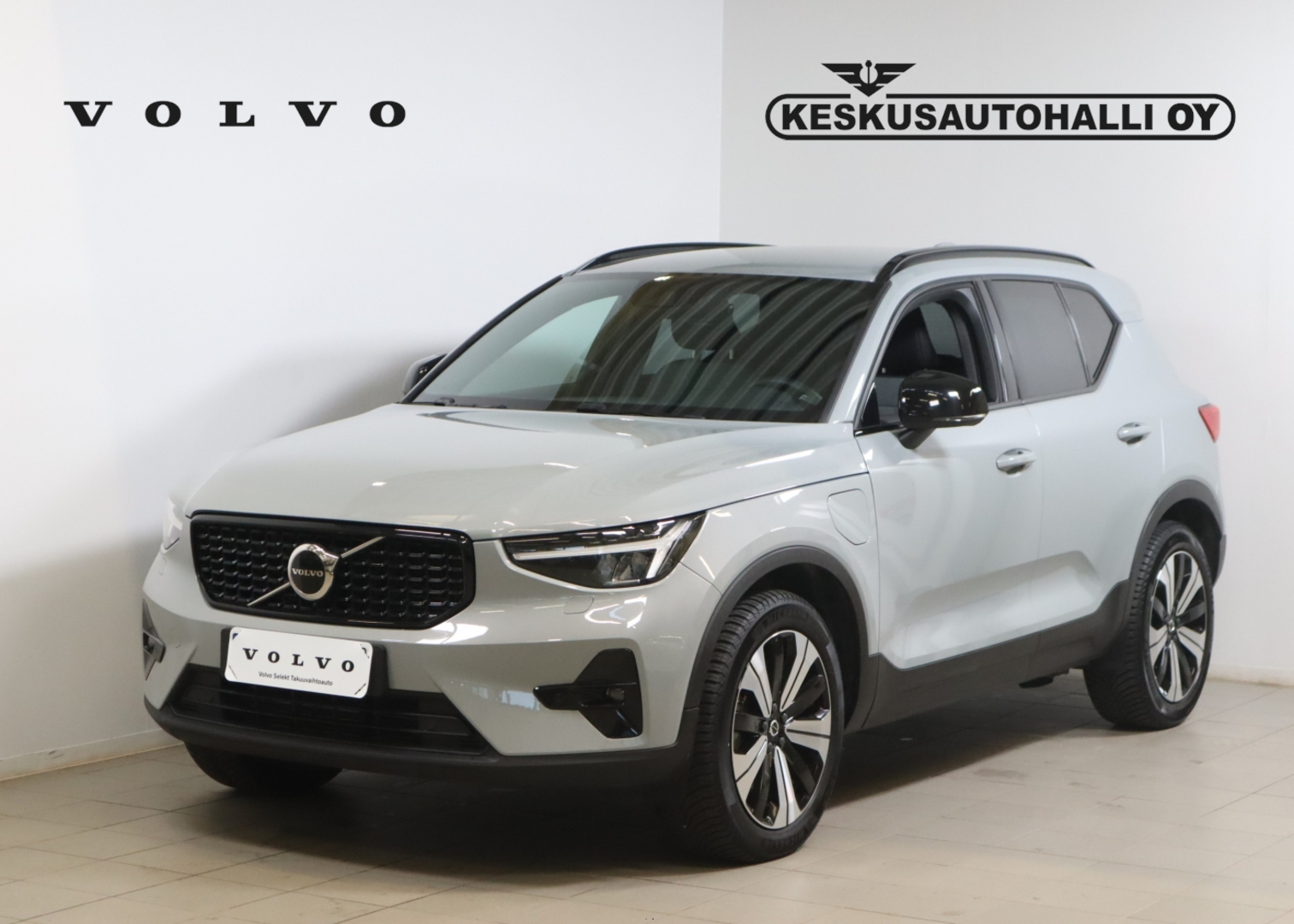 VOLVO XC40 2024