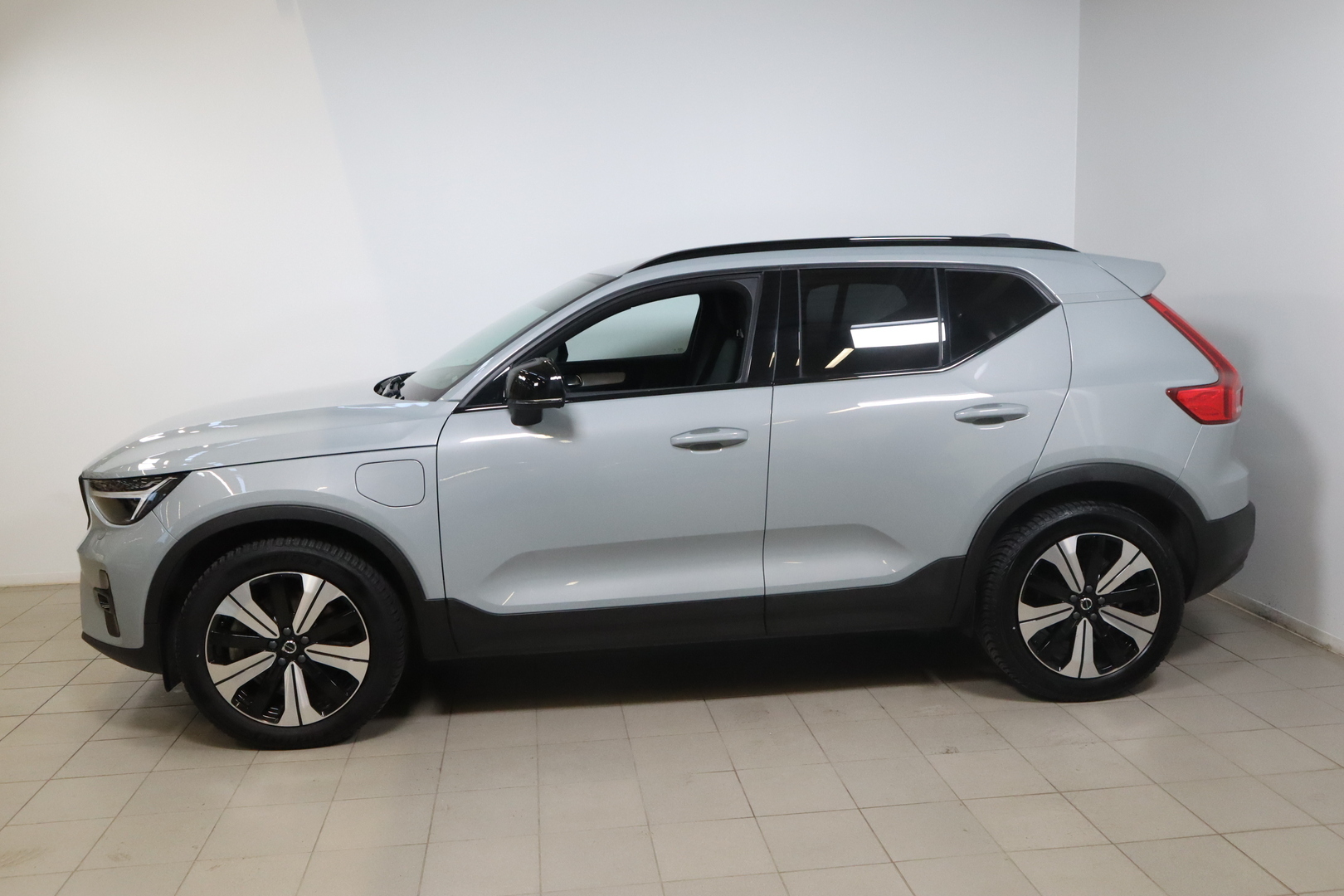 VOLVO XC40 2024