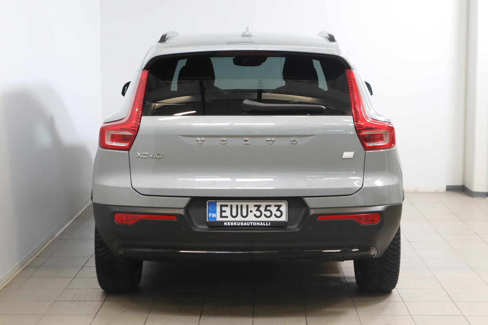 VOLVO XC40 2024