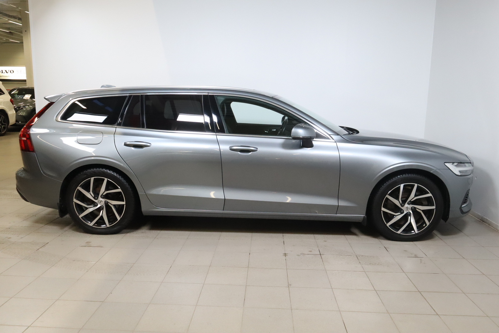 VOLVO V60 2021