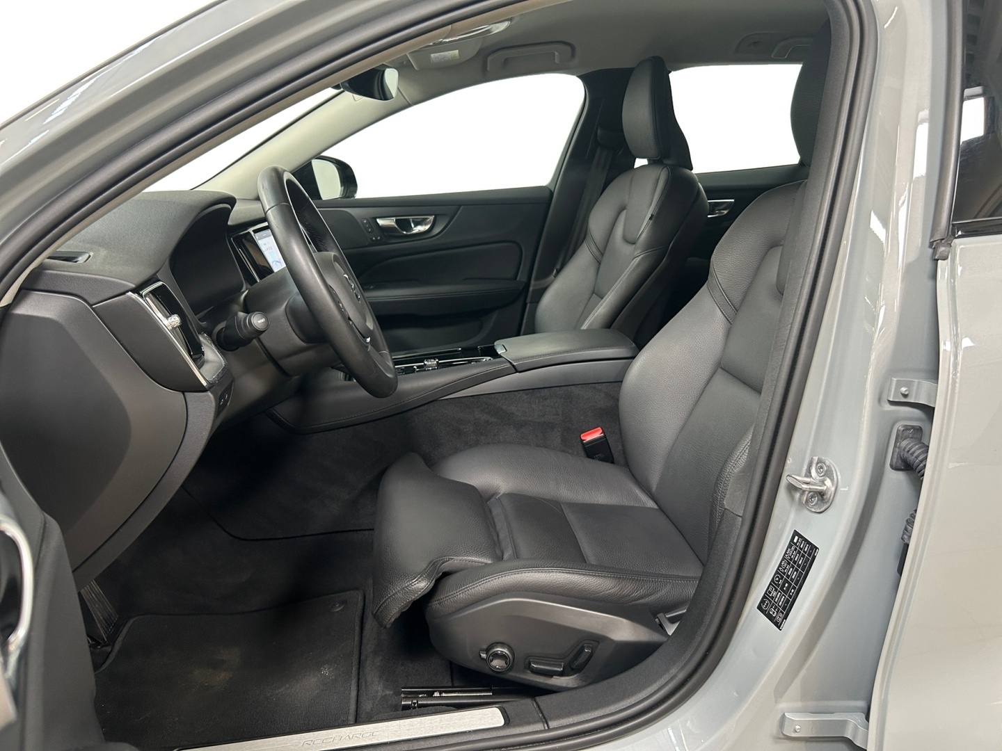 VOLVO V60 2024