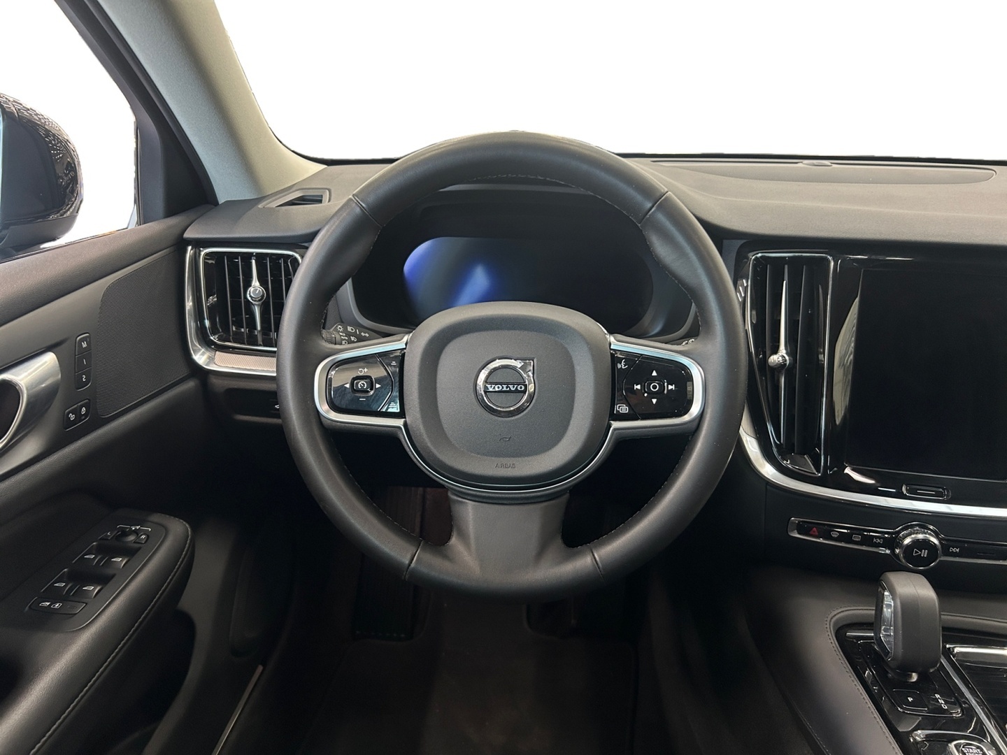 VOLVO V60 2024