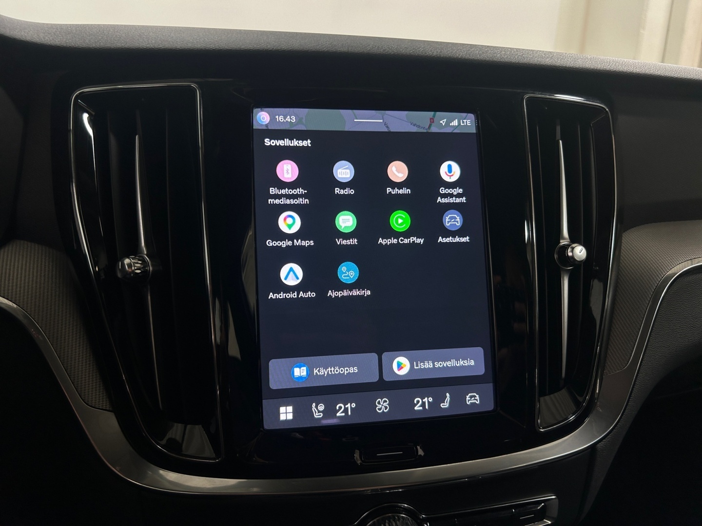 VOLVO V60 2024