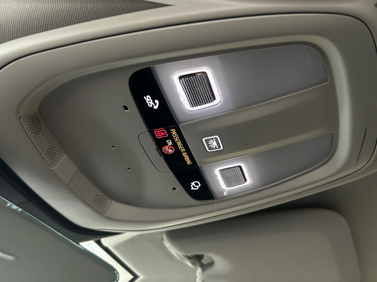 VOLVO V60 2024
