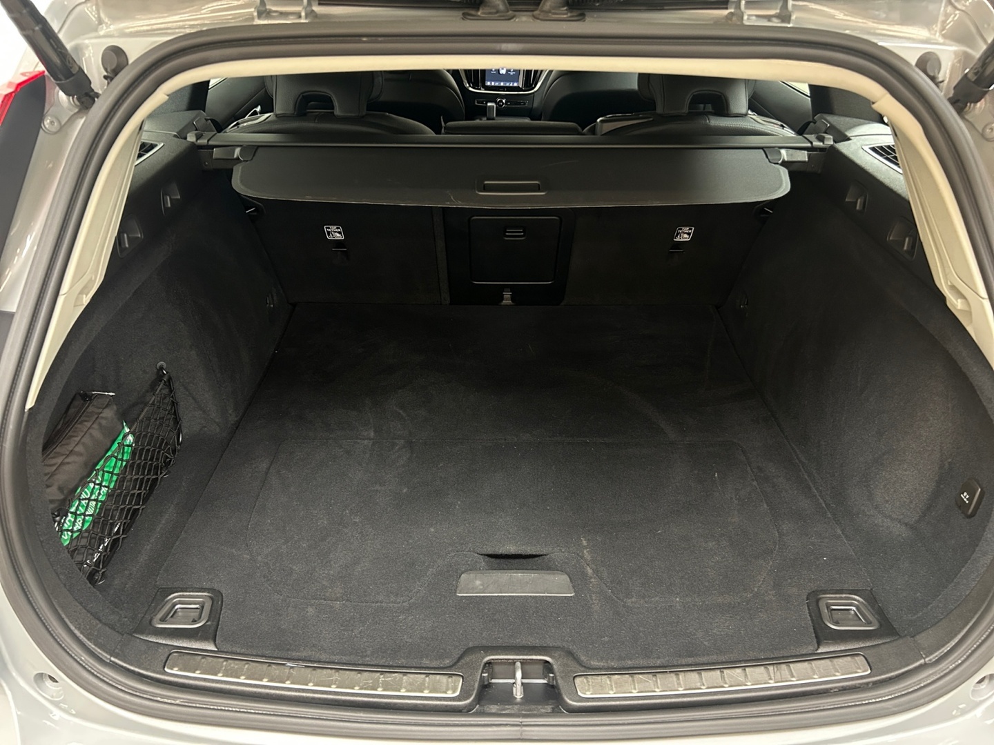 VOLVO V60 2024