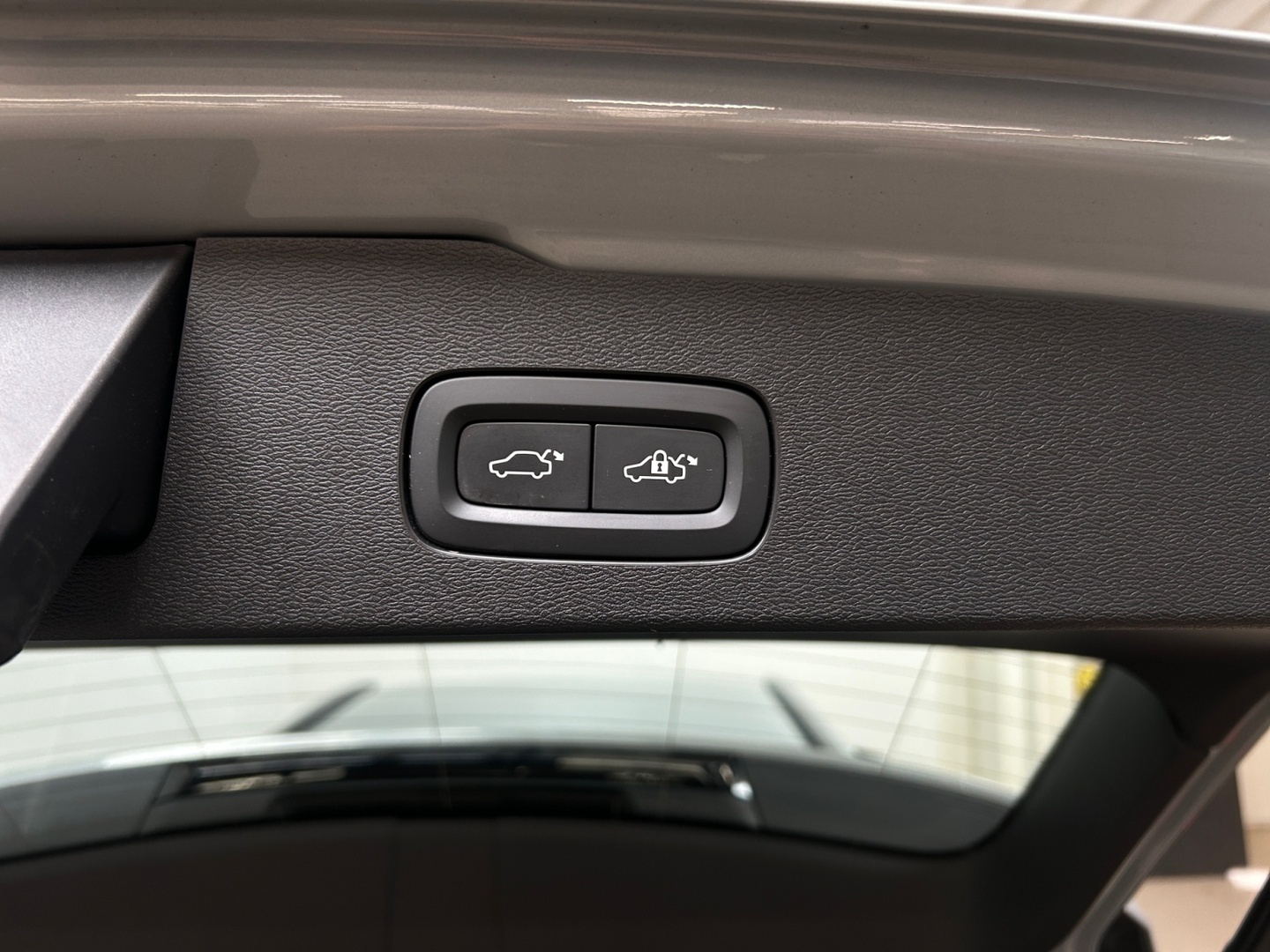 VOLVO V60 2024