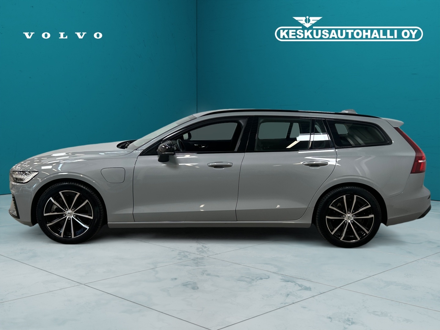 VOLVO V60 2024