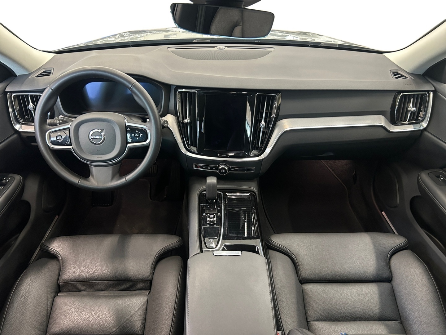 VOLVO V60 2024