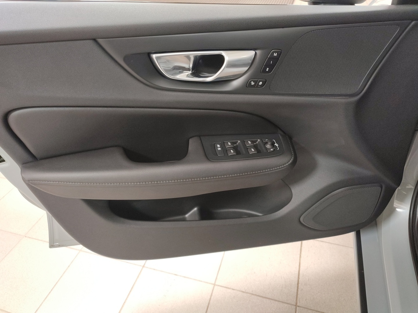 VOLVO V60 2024