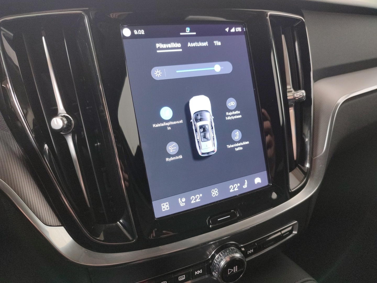 VOLVO V60 2024