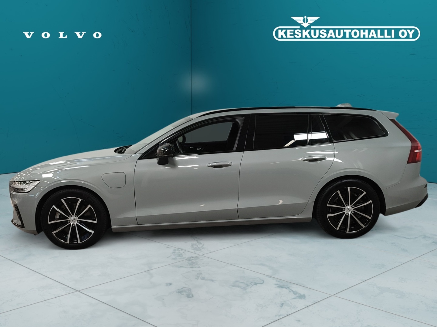 VOLVO V60 2024