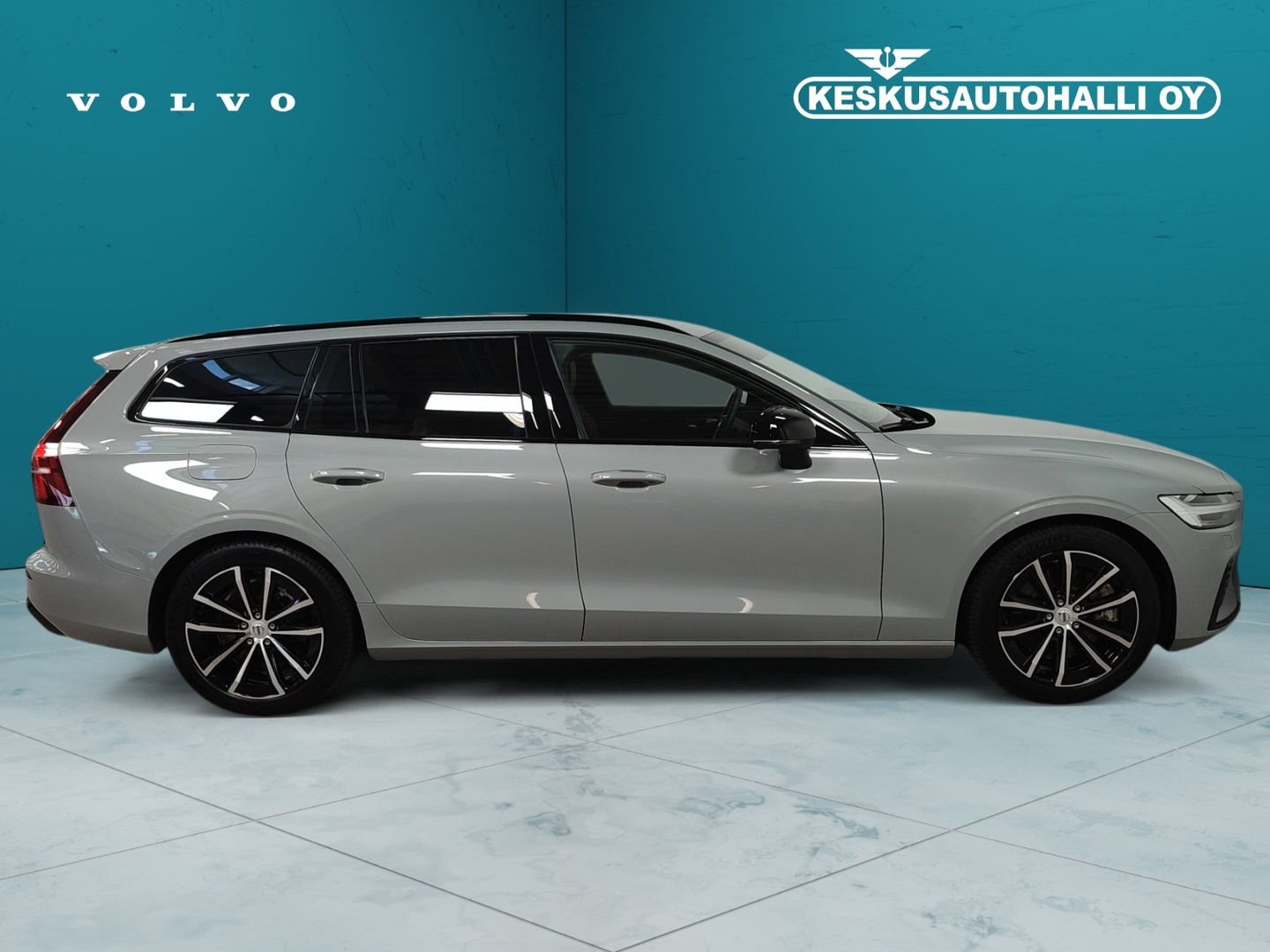 VOLVO V60 2024