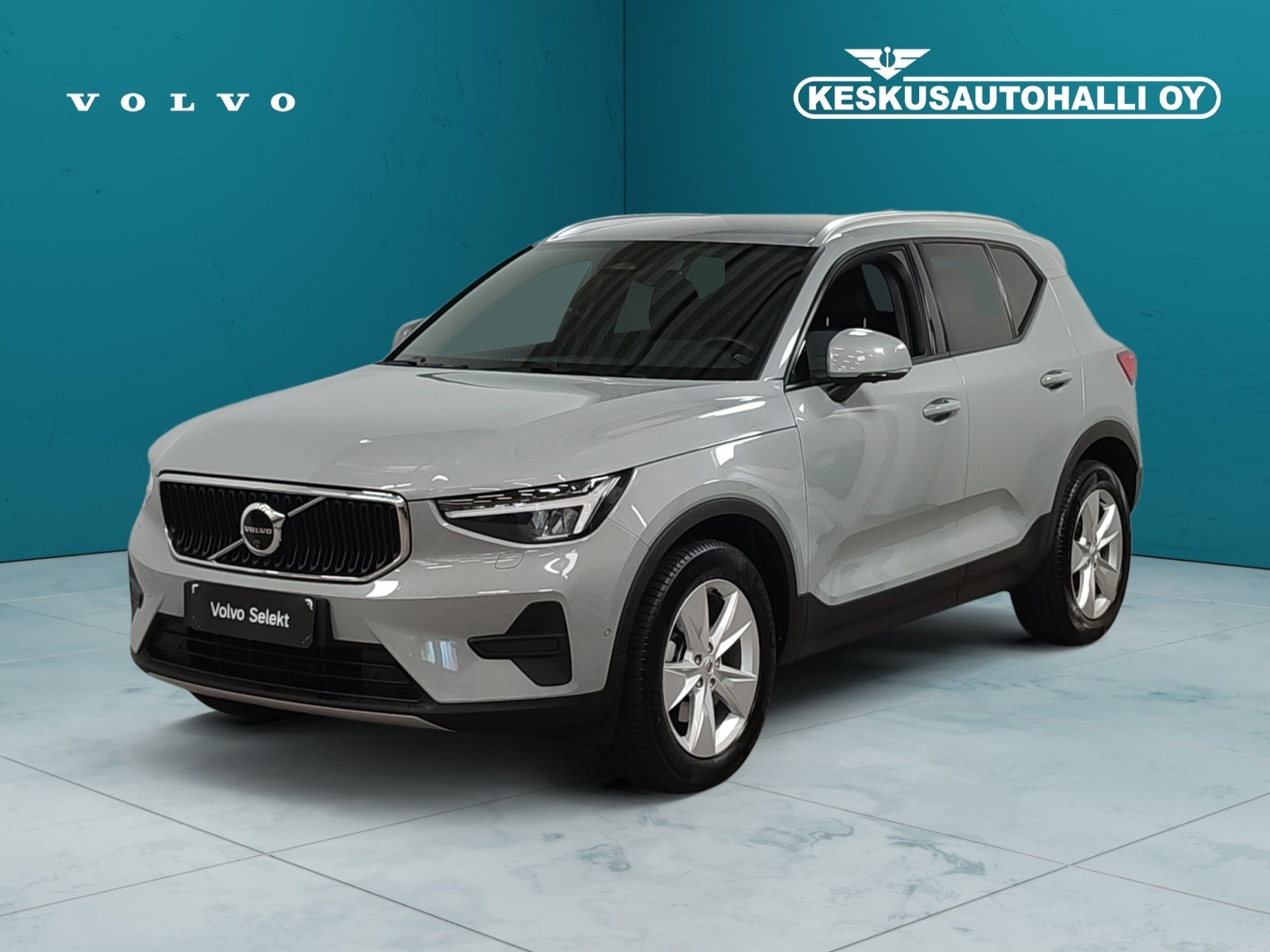 VOLVO XC40 2025