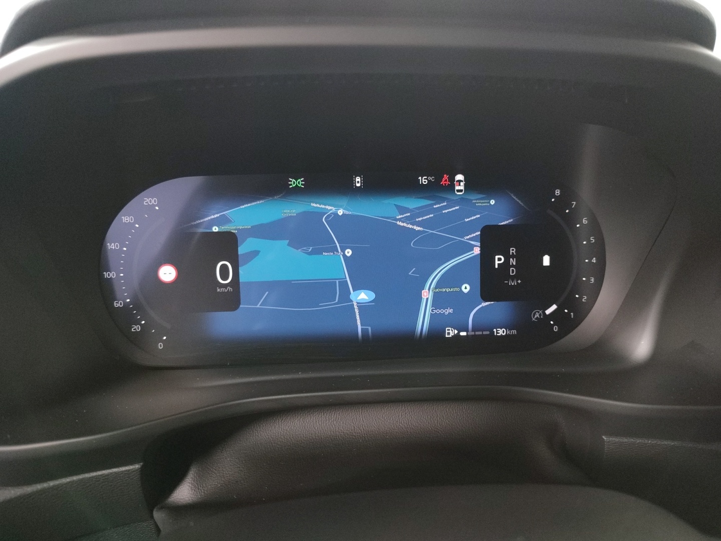 VOLVO XC40 2025