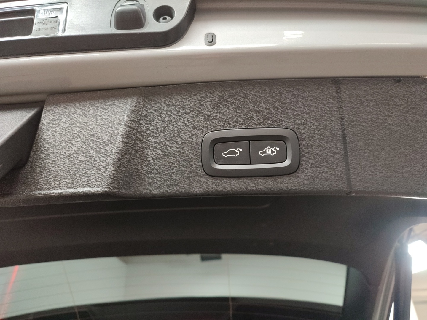 VOLVO XC40 2025