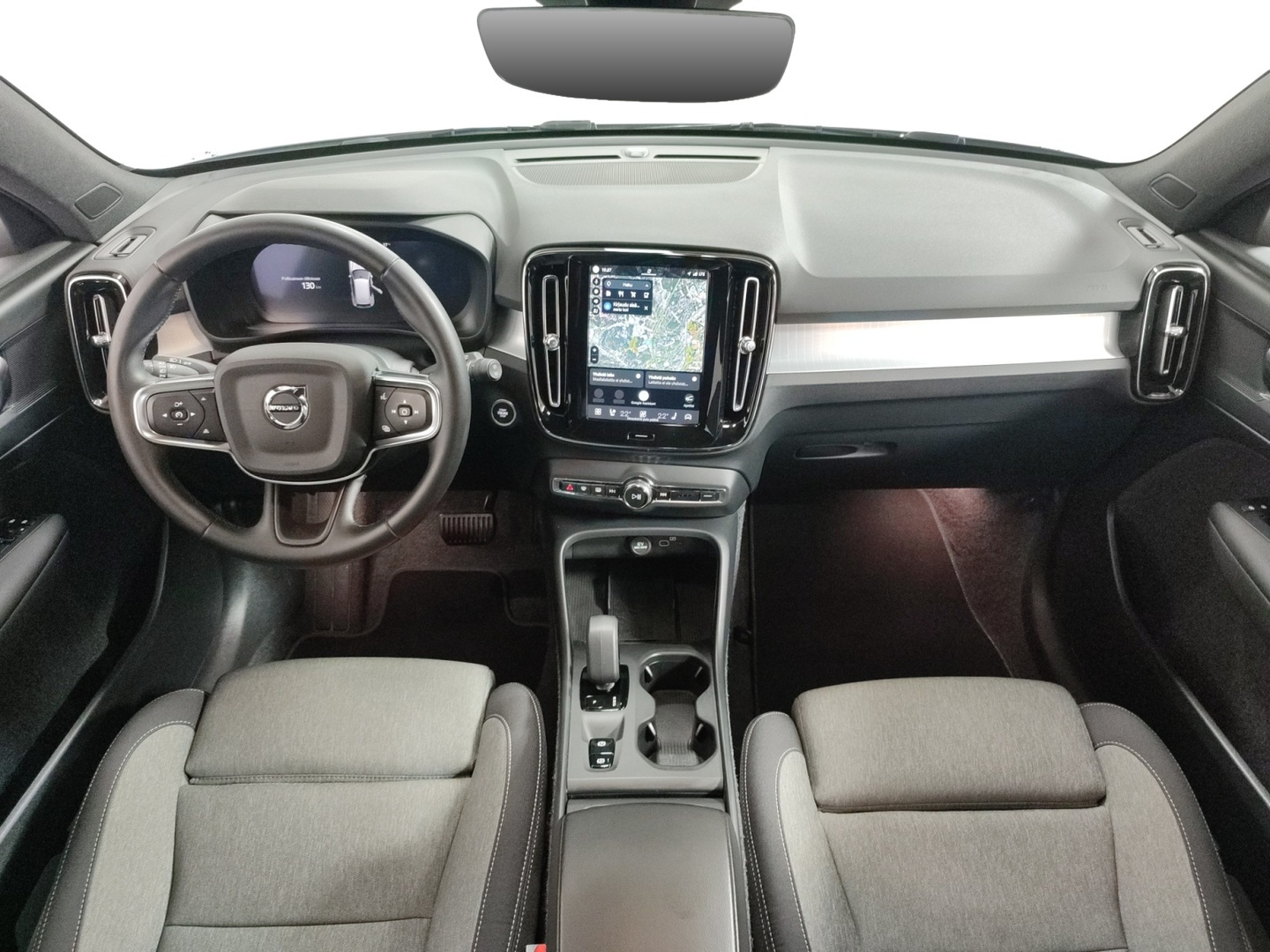 VOLVO XC40 2025