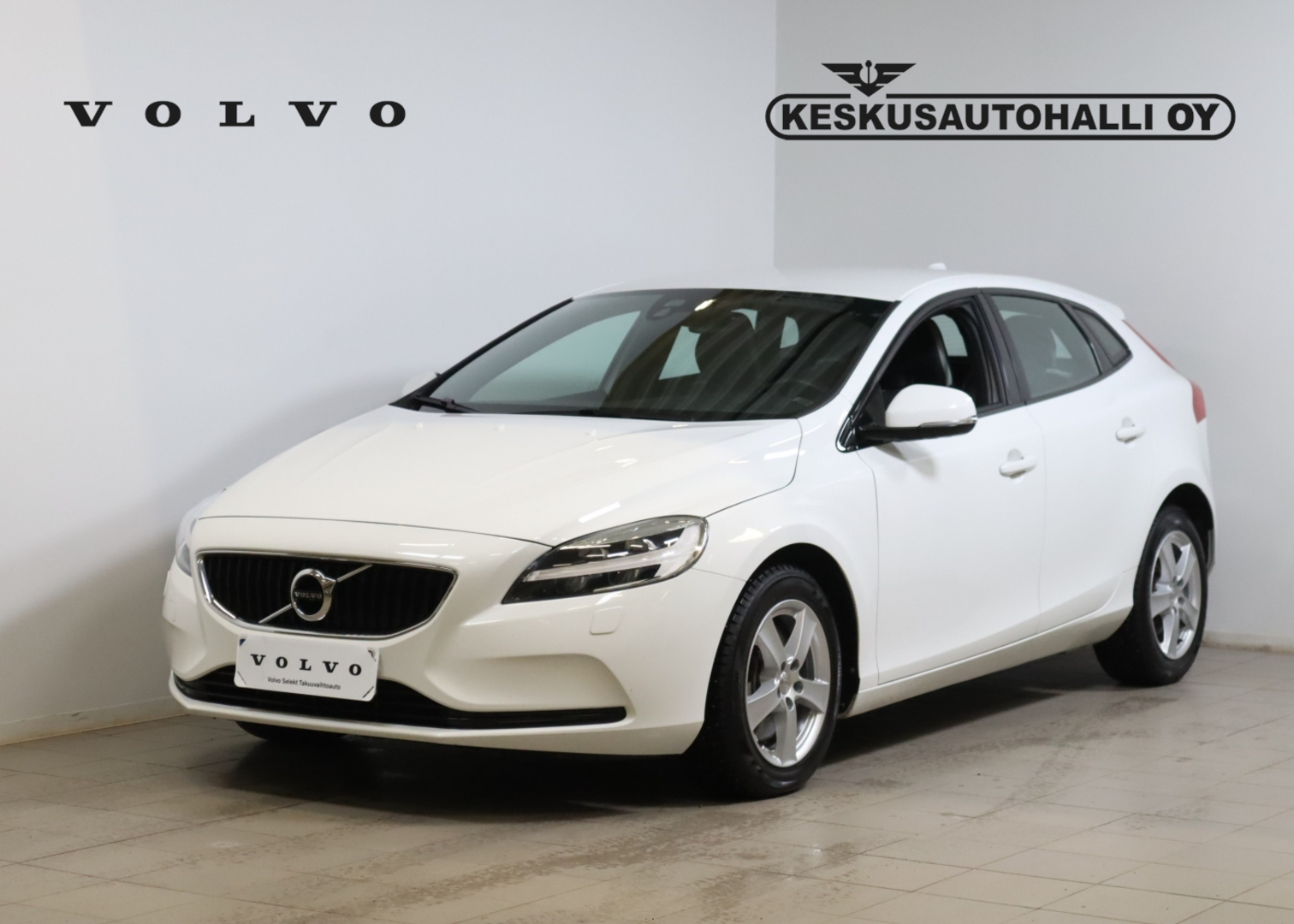 VOLVO V40 2019