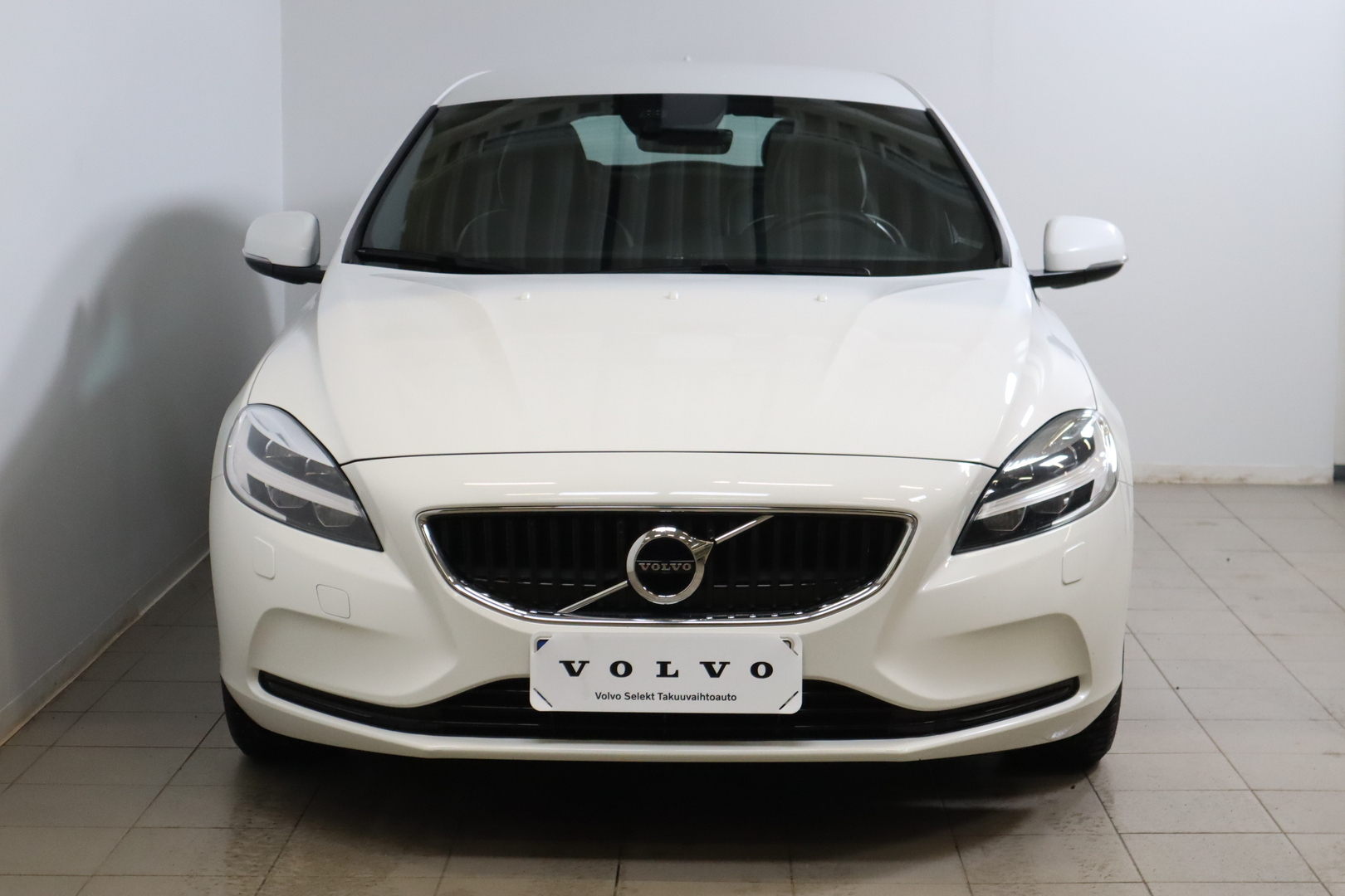 VOLVO V40 2019