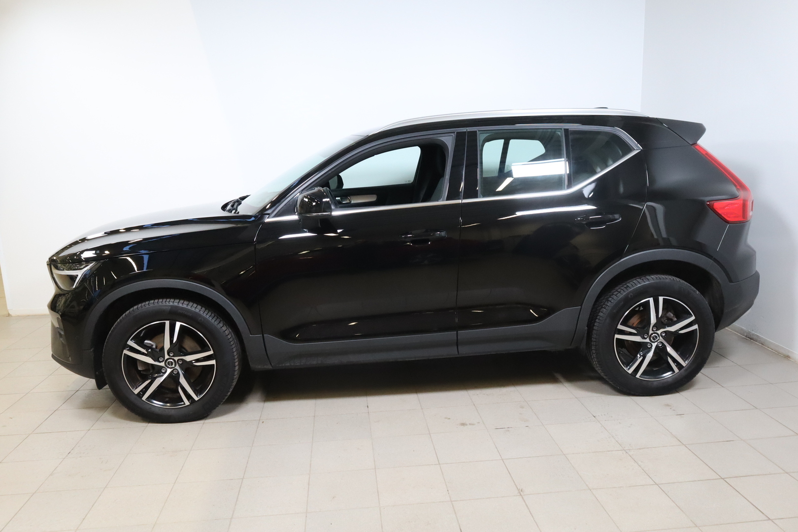 VOLVO XC40 2023