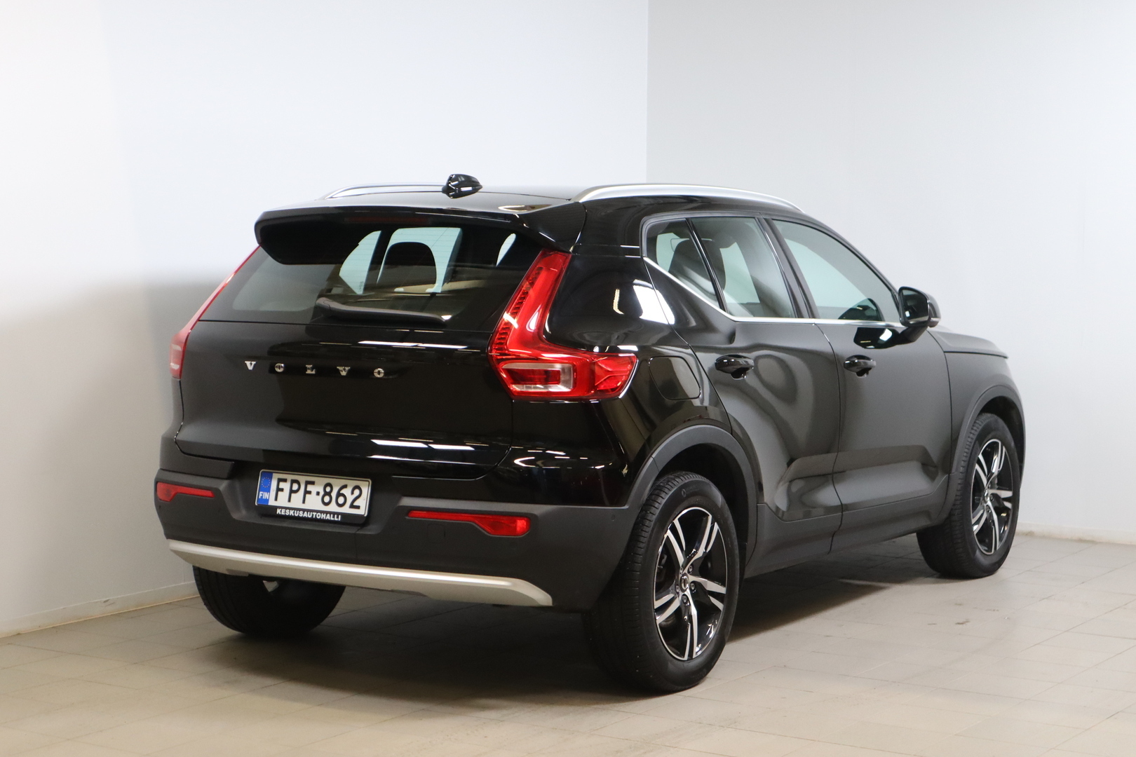 VOLVO XC40 2023