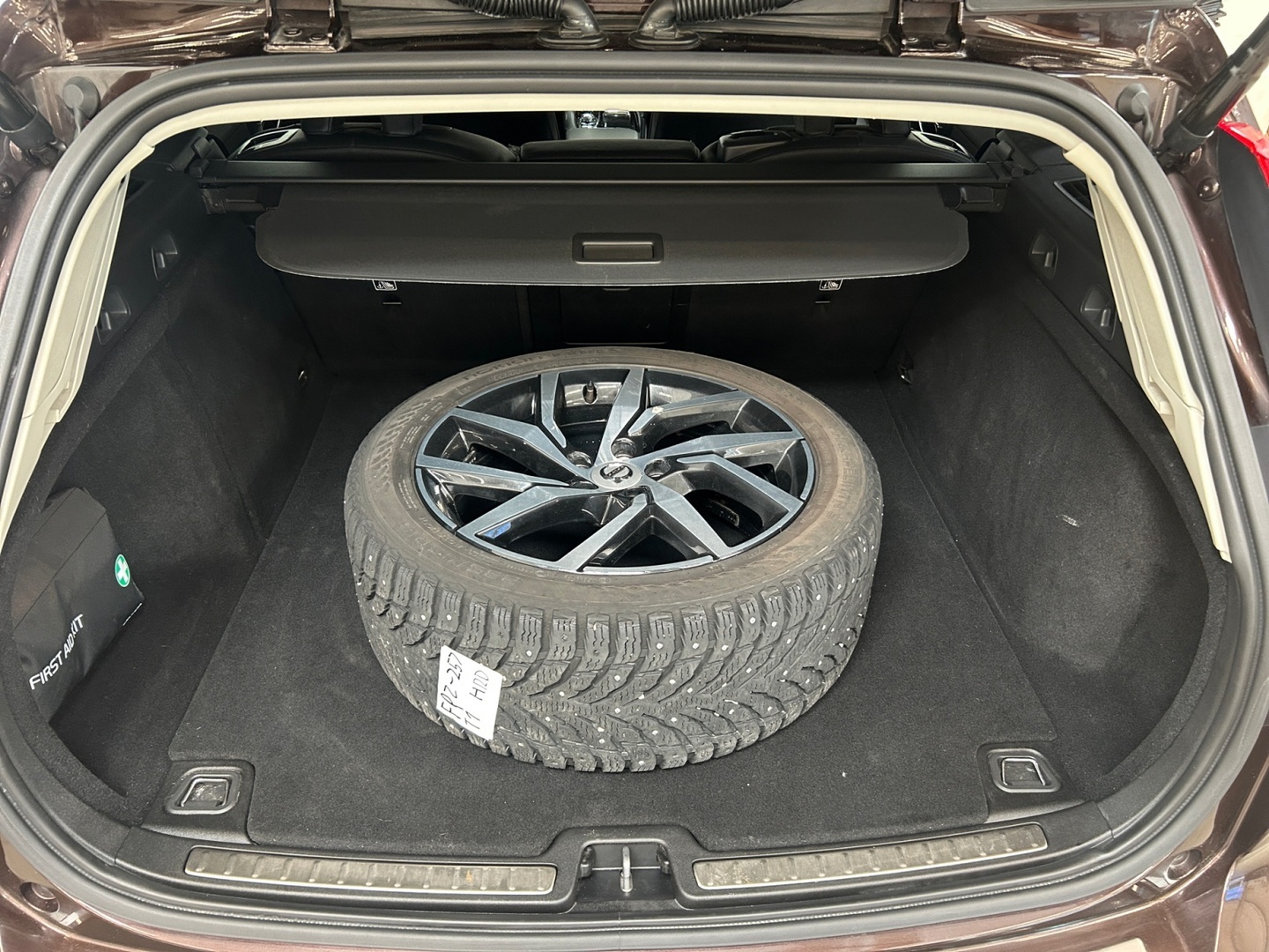 VOLVO V60 2020