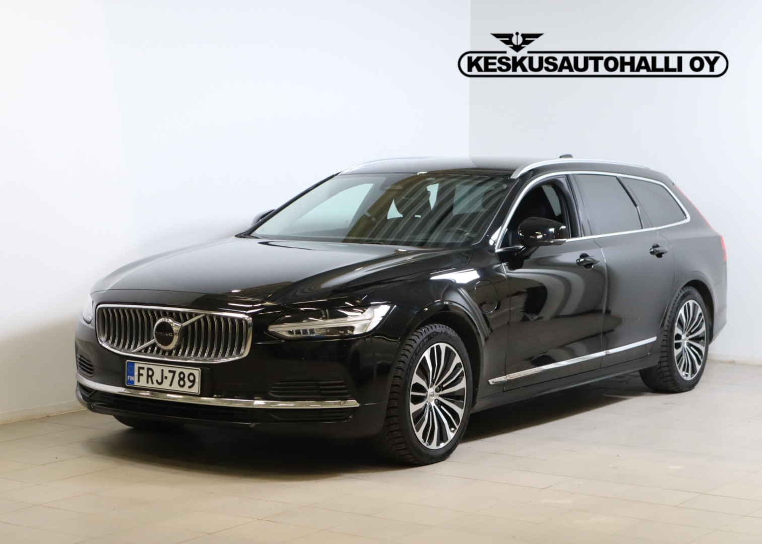 VOLVO V90 2023