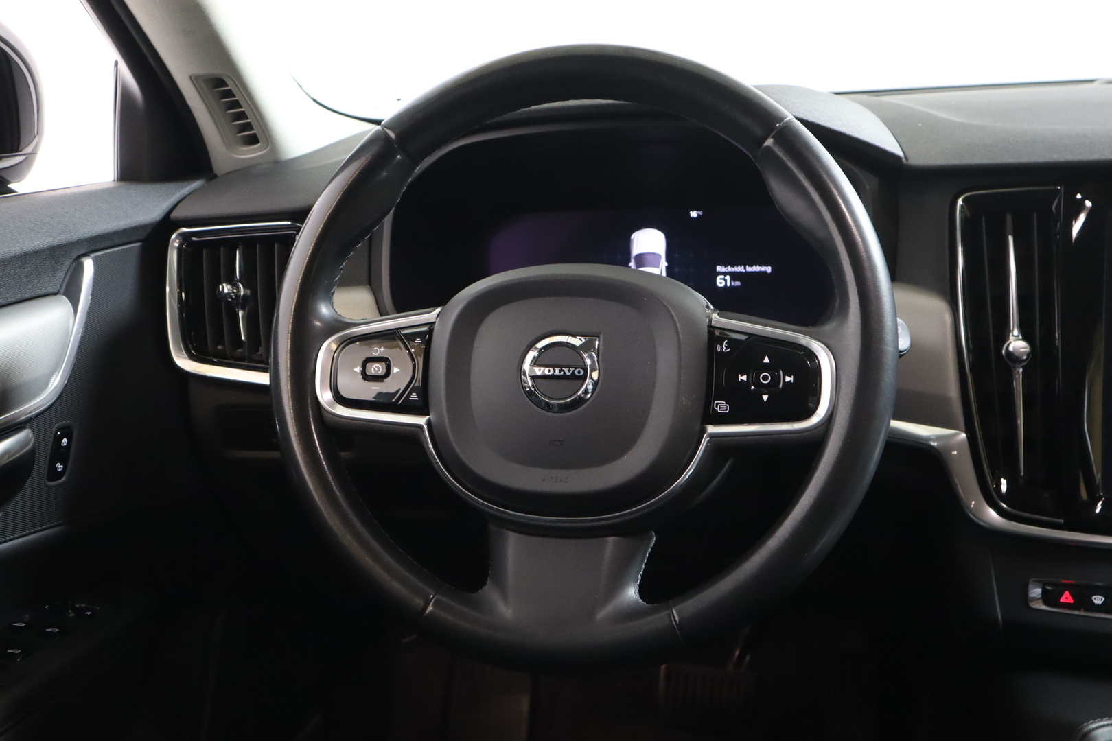 VOLVO V90 2023