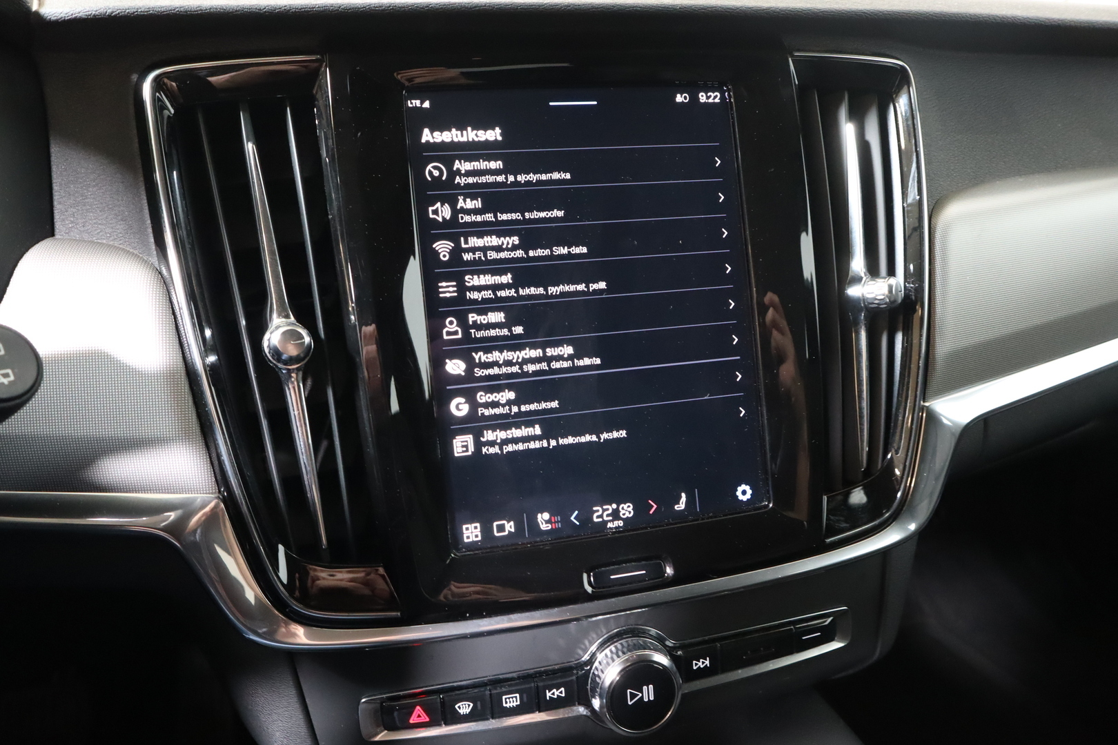 VOLVO V90 2023