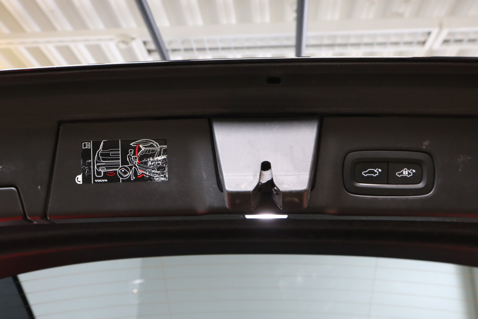 VOLVO V90 2023