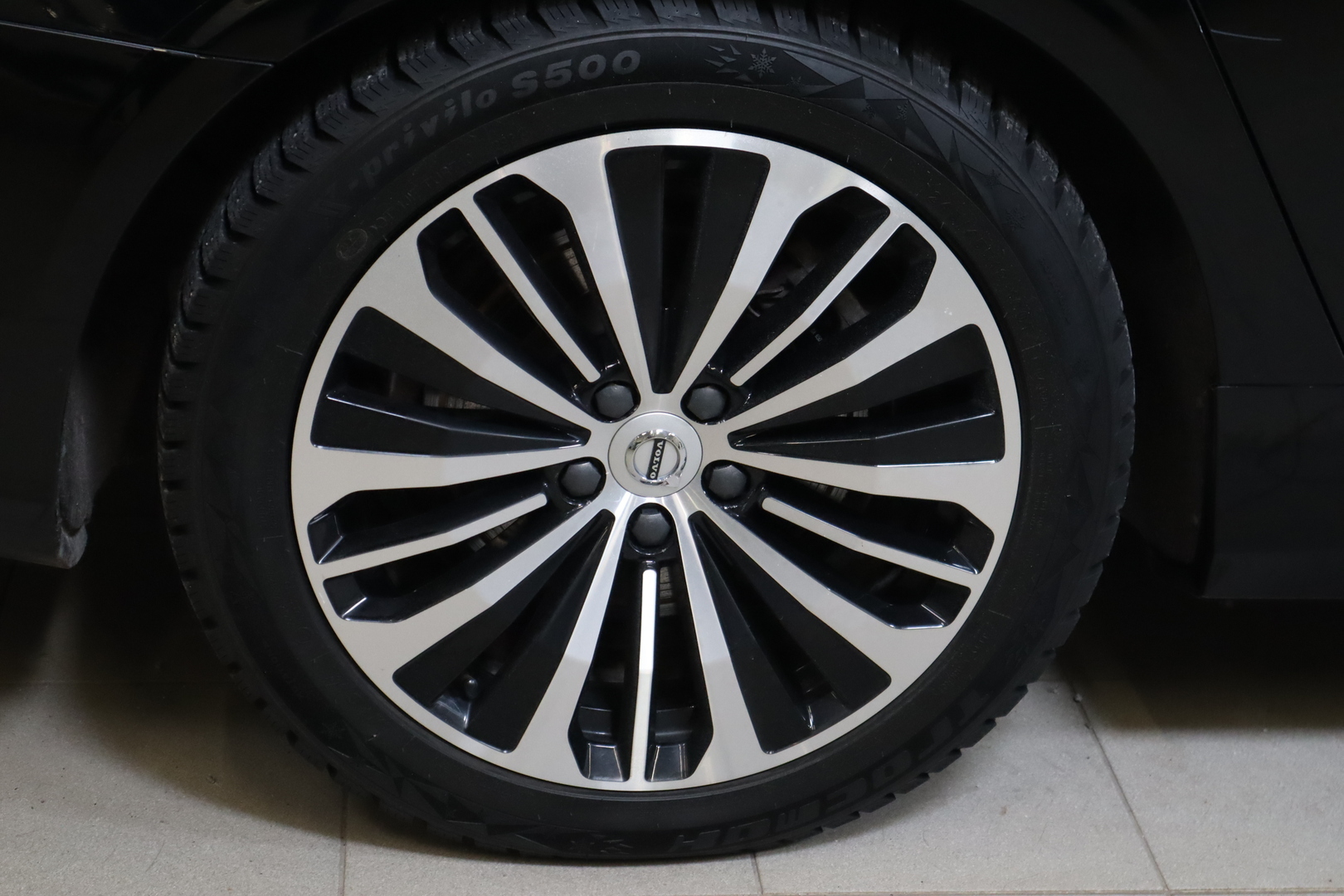 VOLVO V90 2023