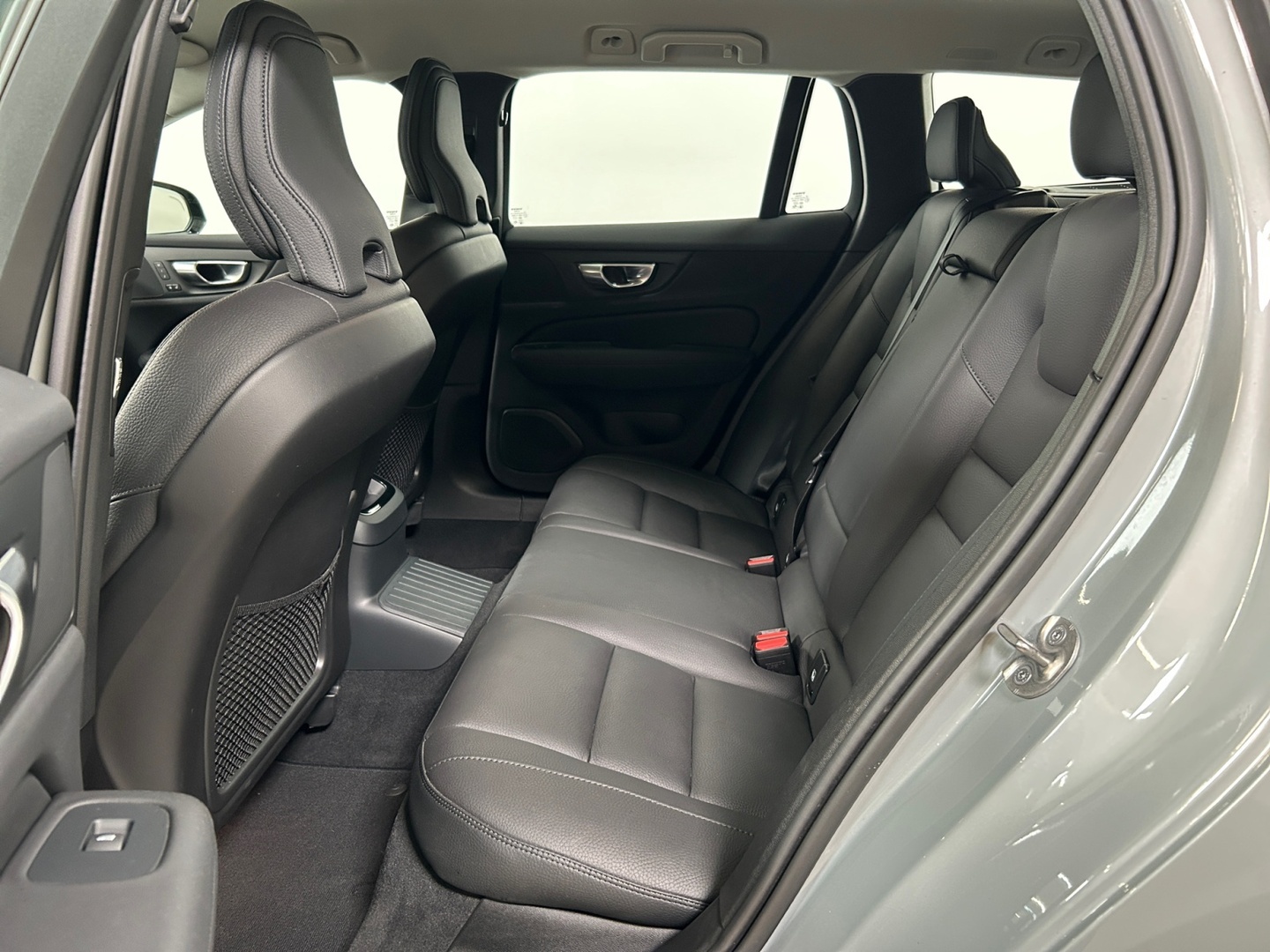 VOLVO V60 2024